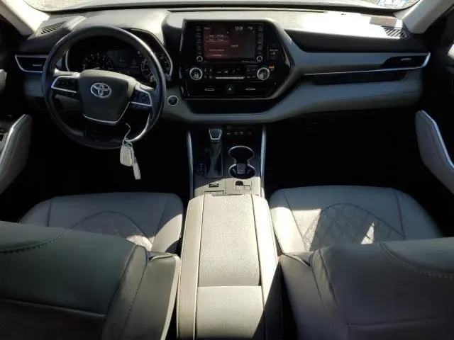 2020 TOYOTA HIGHLANDER XLE  