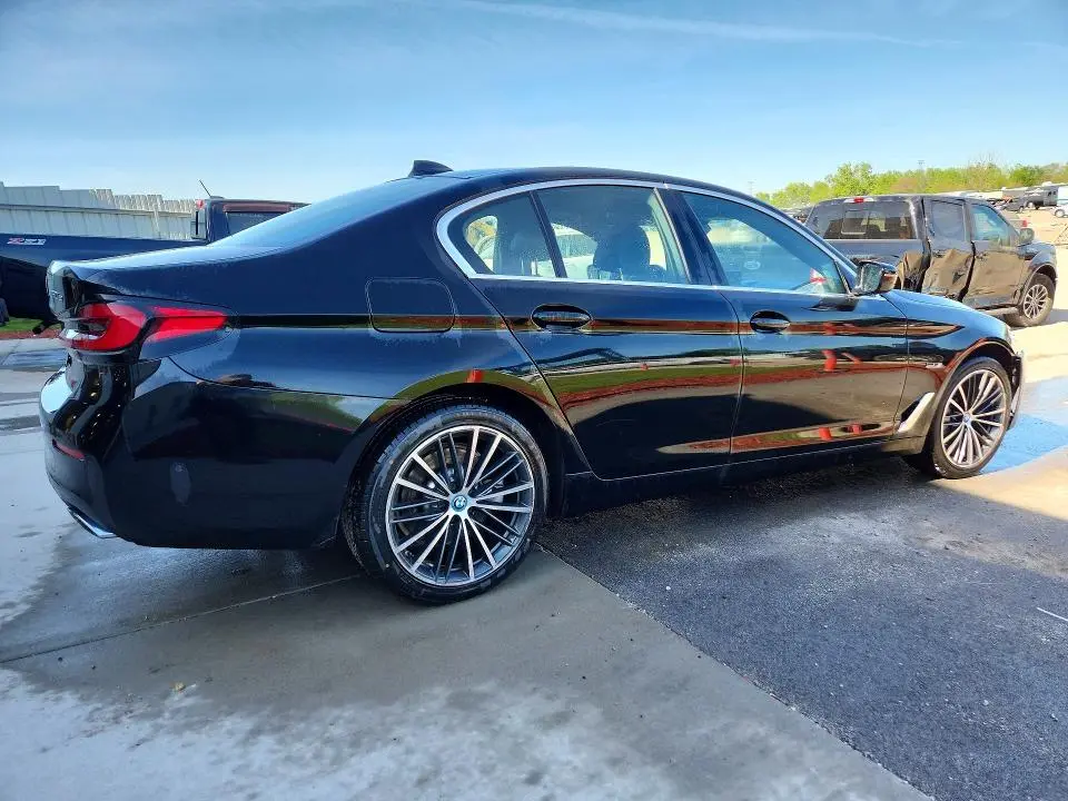 2023 BMW 530E   