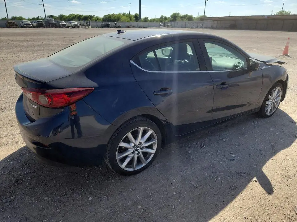 2017 MAZDA 3 TOURING  