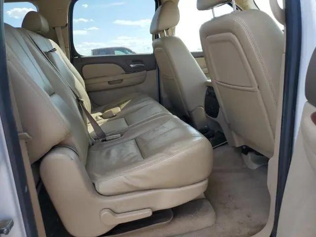 2010 GMC YUKON XL K1500 SLT  