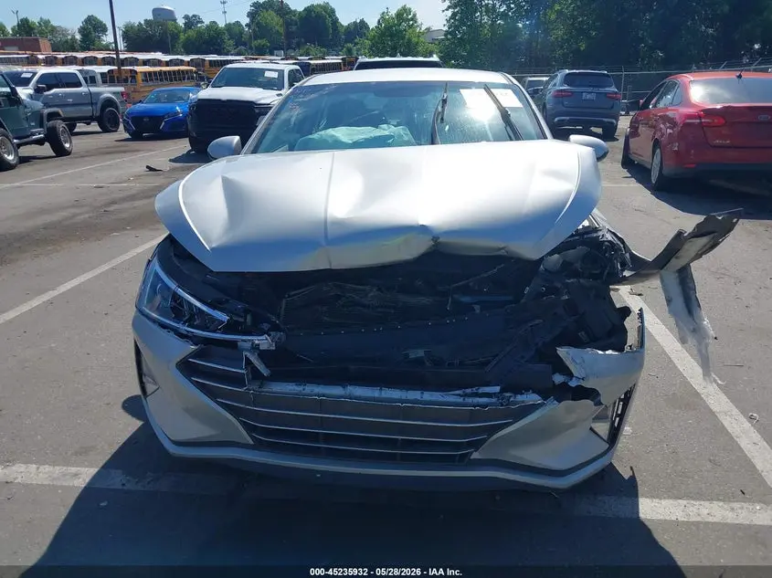 2019 HYUNDAI ELANTRA SE