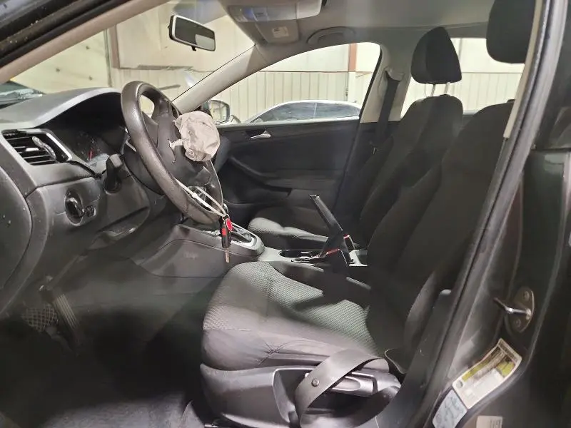 2011 VOLKSWAGEN JETTA BASE  