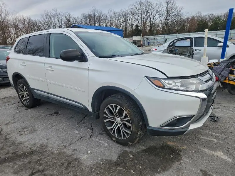 2018 MITSUBISHI OUTLANDER ES  