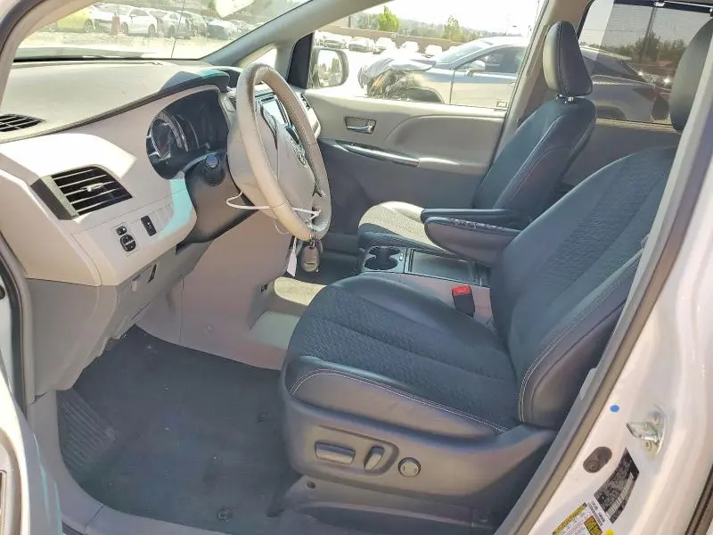 2014 TOYOTA SIENNA SPORT  