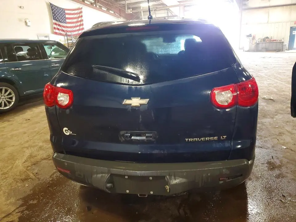 2011 CHEVROLET TRAVERSE LT  