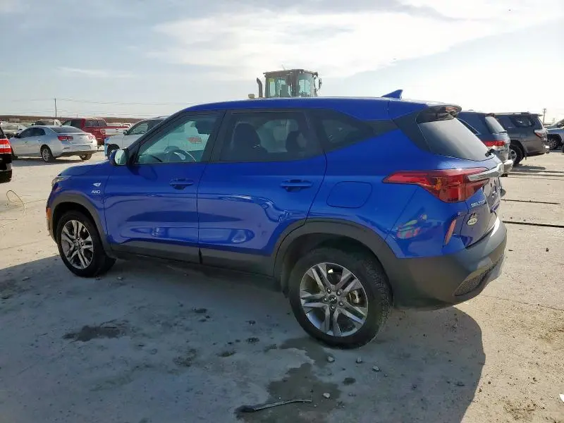 2023 KIA SELTOS LX  