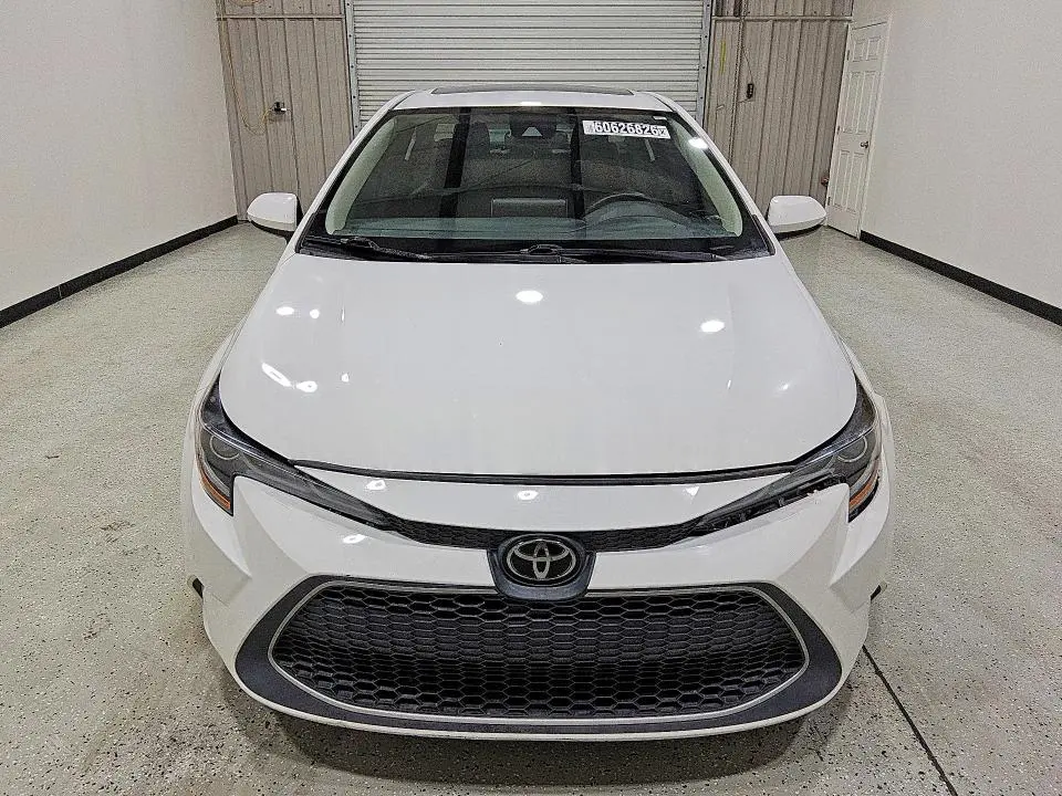 2022 TOYOTA COROLLA XLE  