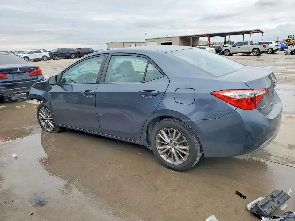 2015 TOYOTA COROLLA LE PLUS  