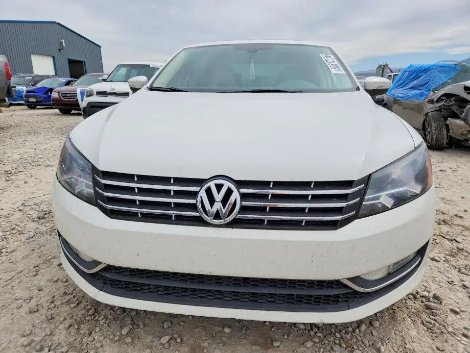 2013 VOLKSWAGEN PASSAT SEL  