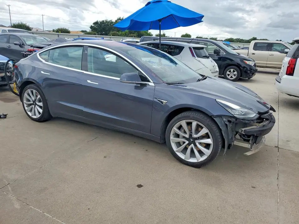2018 TESLA MODEL 3   