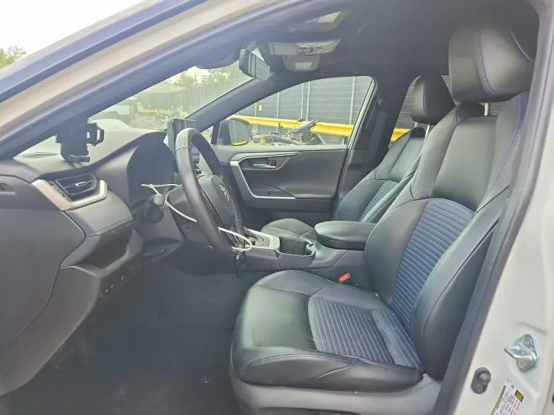 2025 TOYOTA RAV4 XSE  