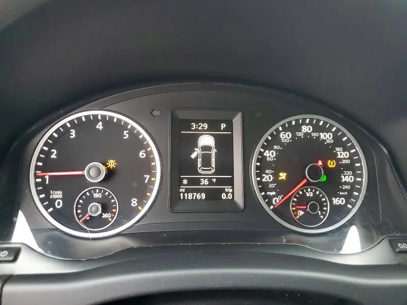 2015 VOLKSWAGEN TIGUAN   