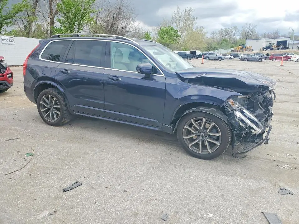 2017 VOLVO XC90 T6  
