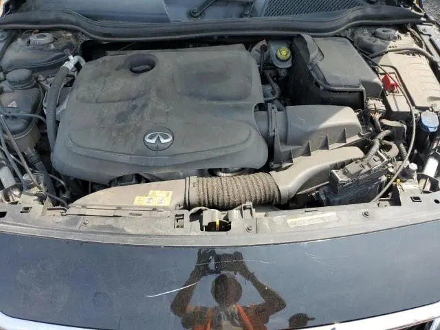 2017 INFINITI QX30 BASE  