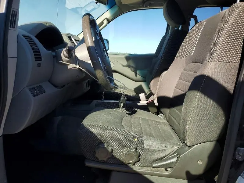 2013 NISSAN FRONTIER S  