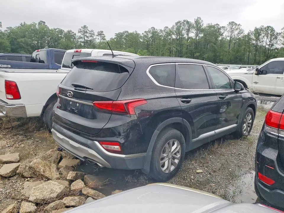2020 HYUNDAI SANTA FE SE  