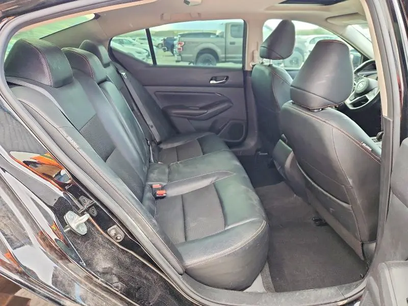 2022 NISSAN ALTIMA SR  