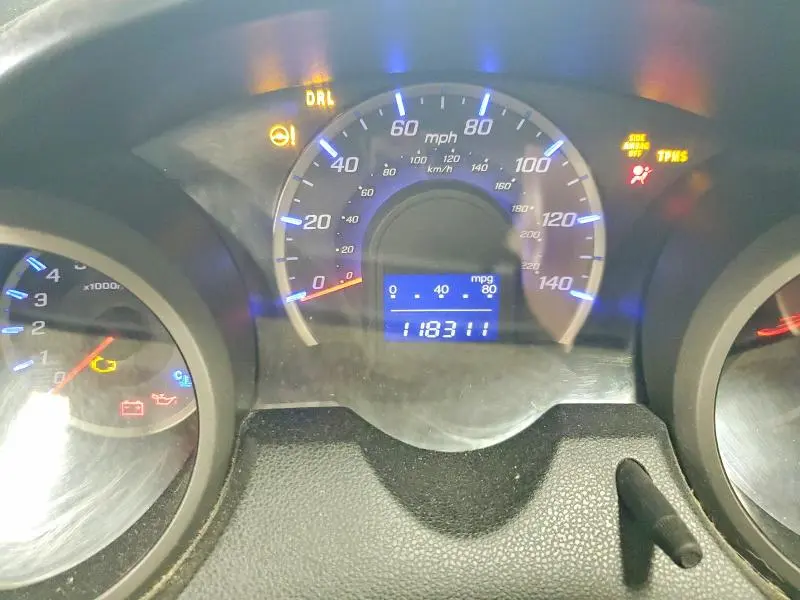 2011 HONDA FIT   