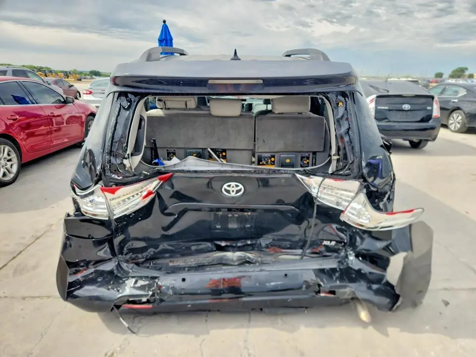 2011 TOYOTA SIENNA XLE 8-PASSENGER  