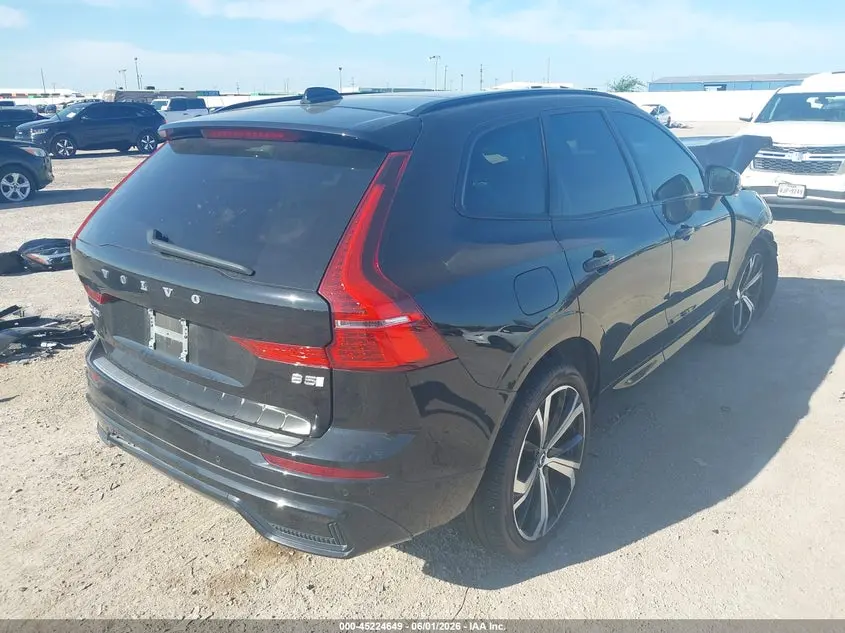 2022 VOLVO XC60 B5 R-DESIGN