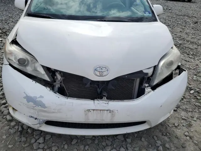 2011 TOYOTA SIENNA XLE