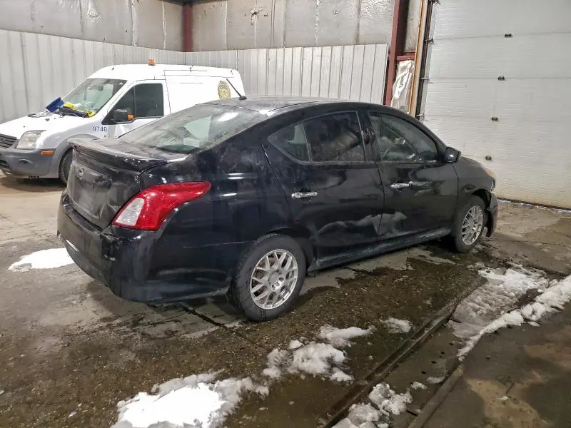 2019 NISSAN VERSA S  