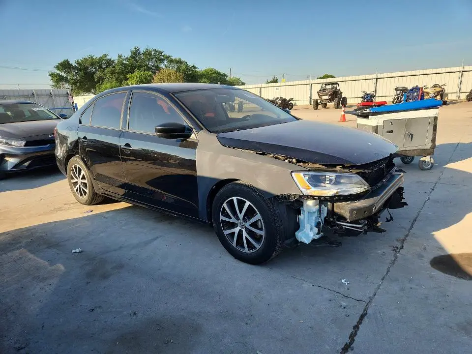 2016 VOLKSWAGEN JETTA SE  