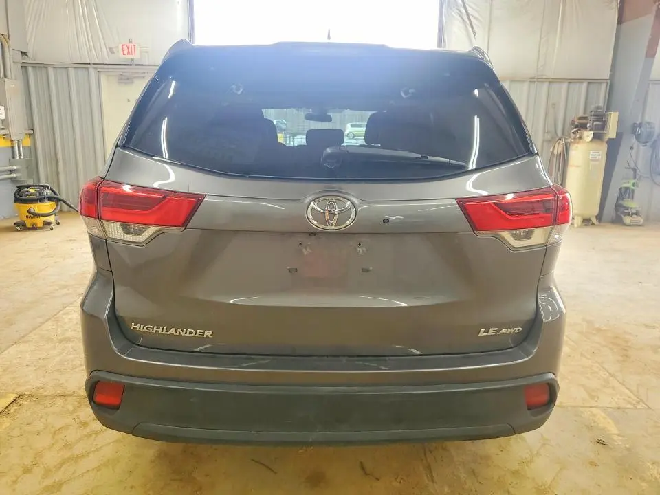 2018 TOYOTA HIGHLANDER LE PLUS  