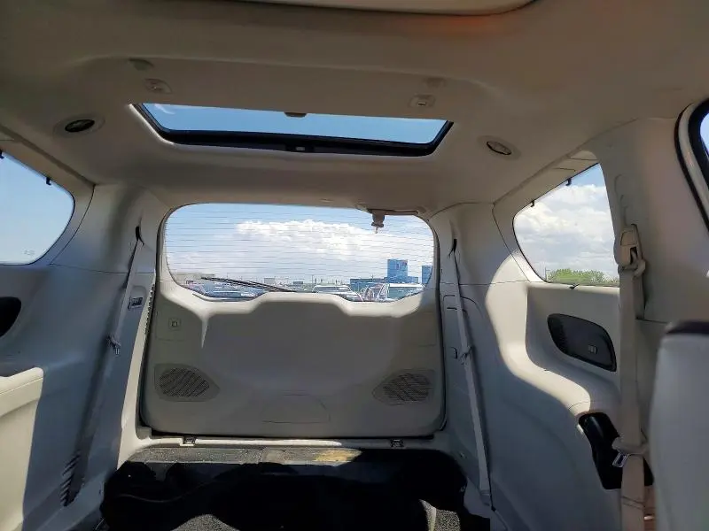 2017 CHRYSLER PACIFICA LIMITED  