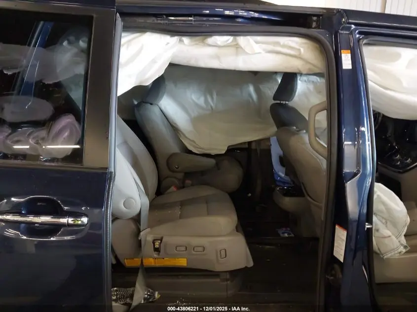 2019 TOYOTA SIENNA XLE 7 PASSENGER