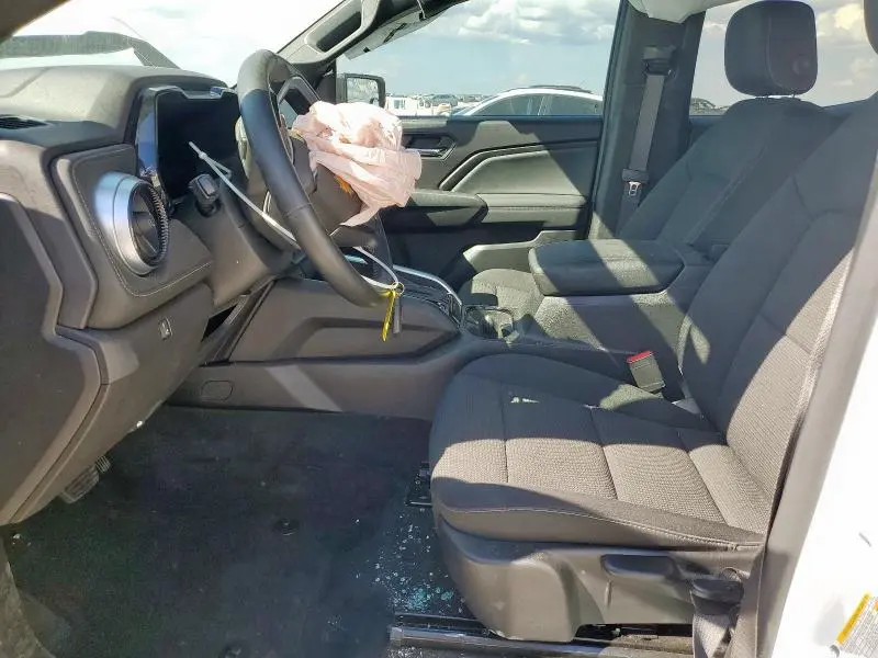 2024 CHEVROLET COLORADO LT  