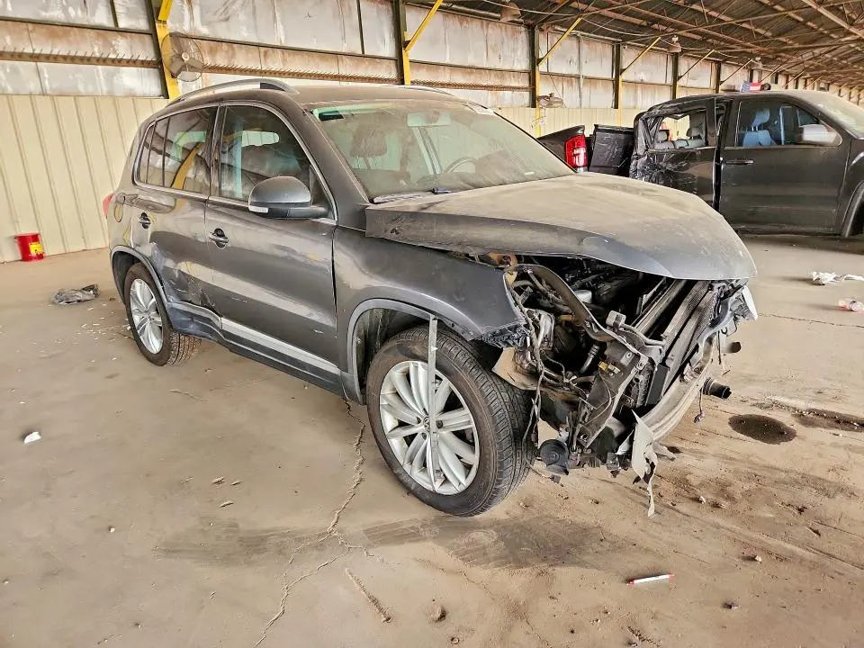 2012 VOLKSWAGEN TIGUAN S  