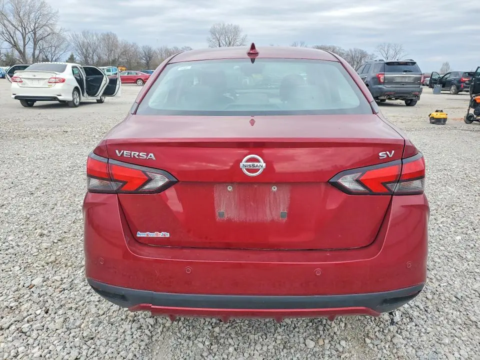2021 NISSAN VERSA SV  