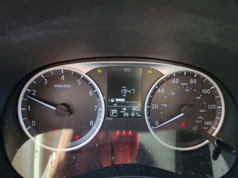 2023 NISSAN KICKS S  