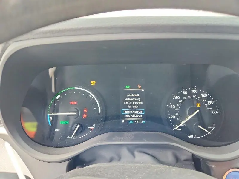 2022 TOYOTA SIENNA LE 8-PASSENGER  