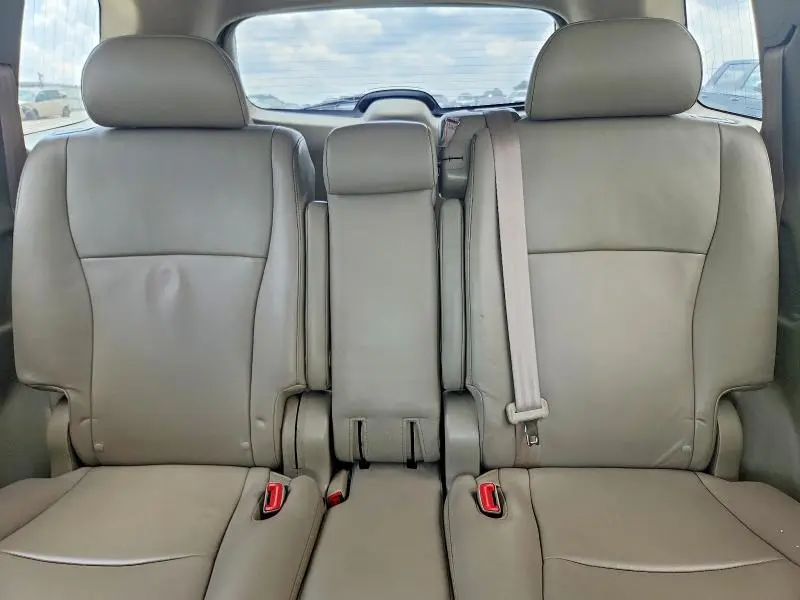 2010 TOYOTA HIGHLANDER LIMITED  