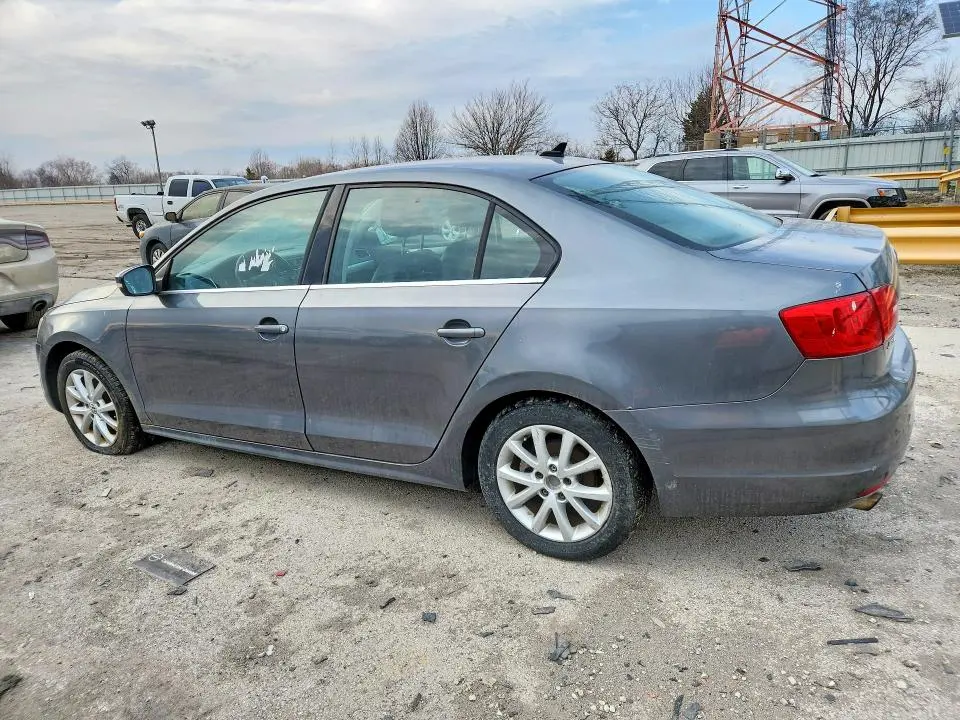 2013 VOLKSWAGEN JETTA SE  