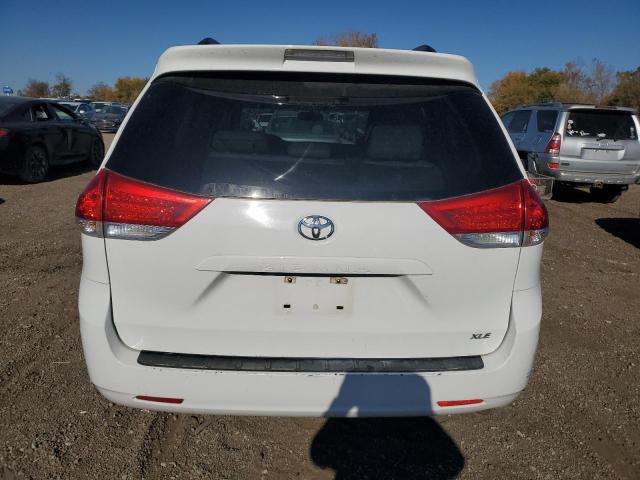 2012 TOYOTA SIENNA XLE