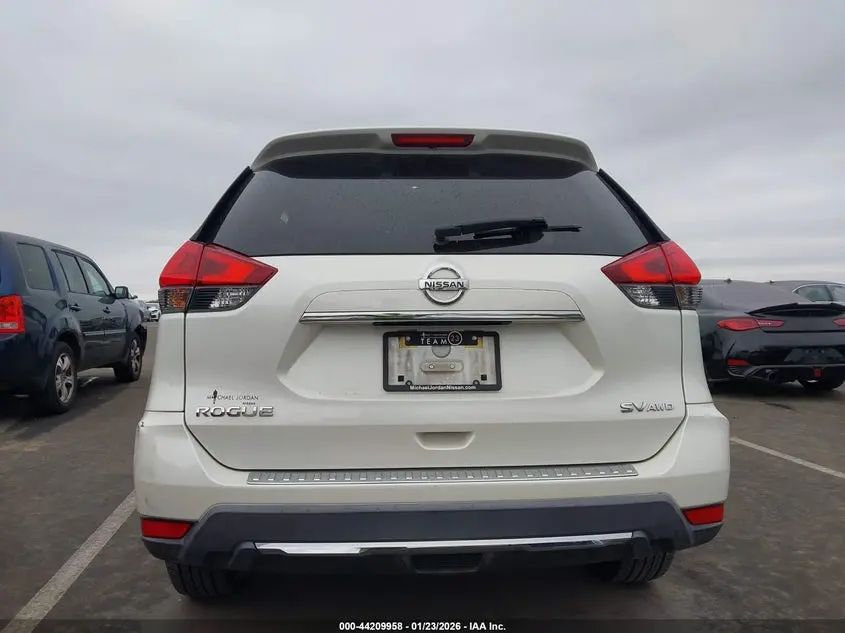 2018 NISSAN ROGUE SV