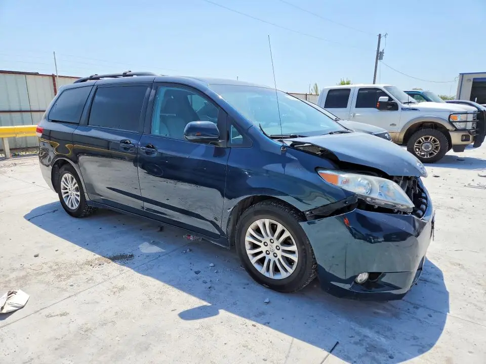 2011 TOYOTA SIENNA XLE 8-PASSENGER  