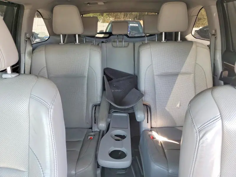 2016 TOYOTA HIGHLANDER LIMITED PLATINUM  