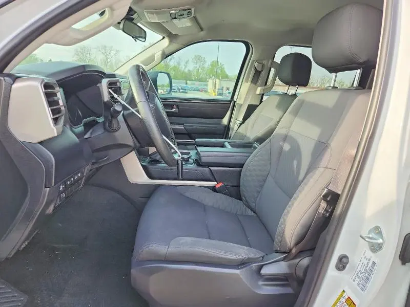 2023 TOYOTA TUNDRA SR5  
