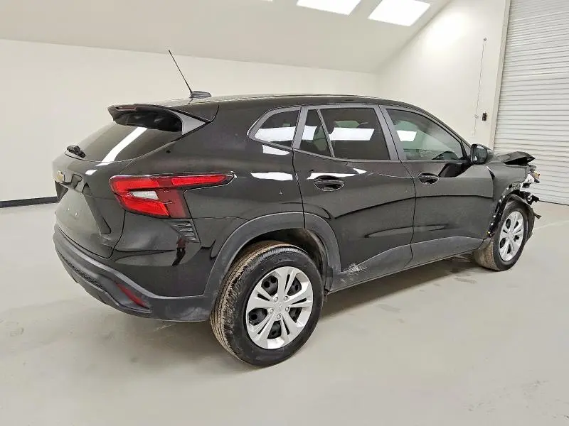 2025 CHEVROLET TRAX LS  