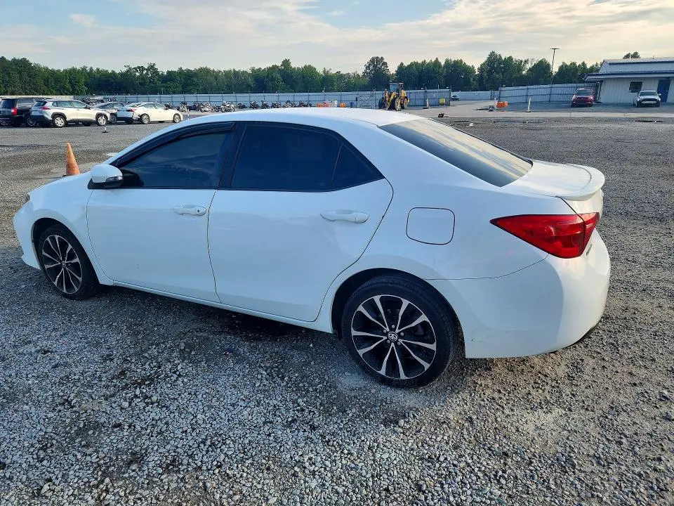 2018 TOYOTA COROLLA SE  
