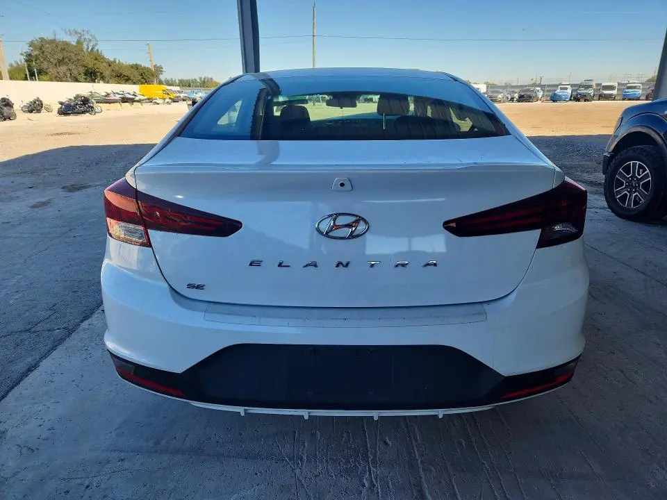 2020 HYUNDAI ELANTRA SE  
