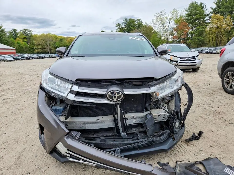 2017 TOYOTA HIGHLANDER XLE  