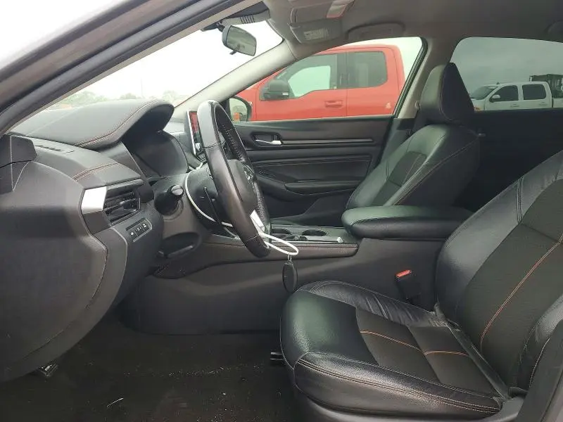 2022 NISSAN ALTIMA SR  