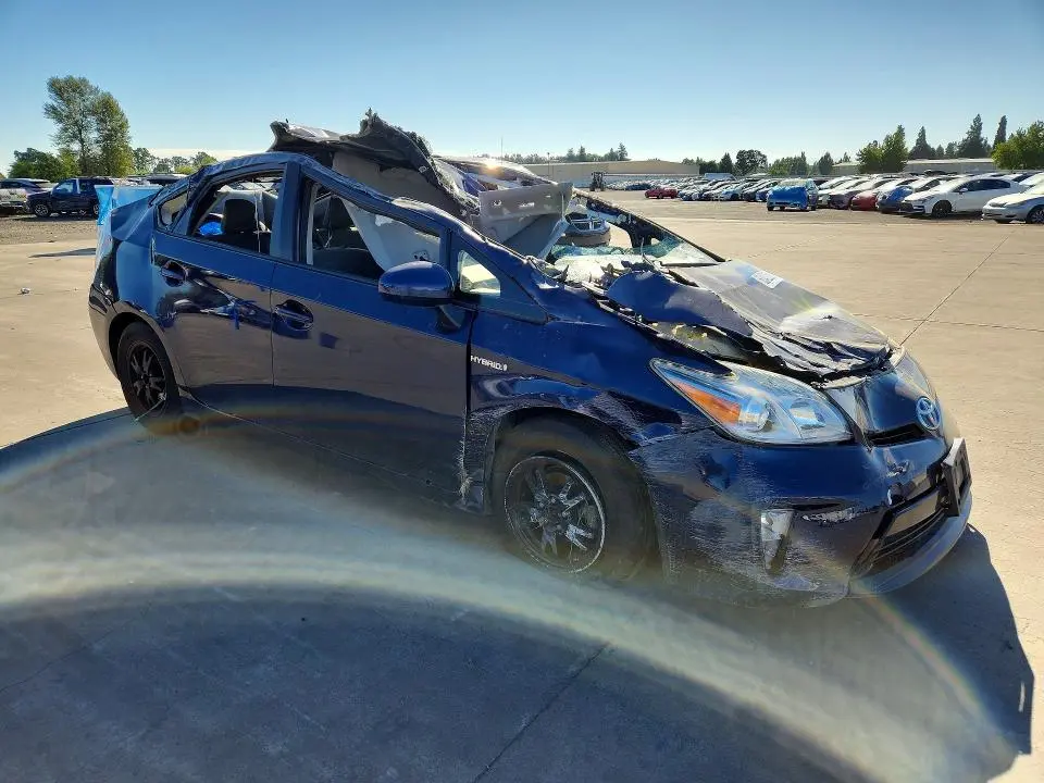 2014 TOYOTA PRIUS THREE  