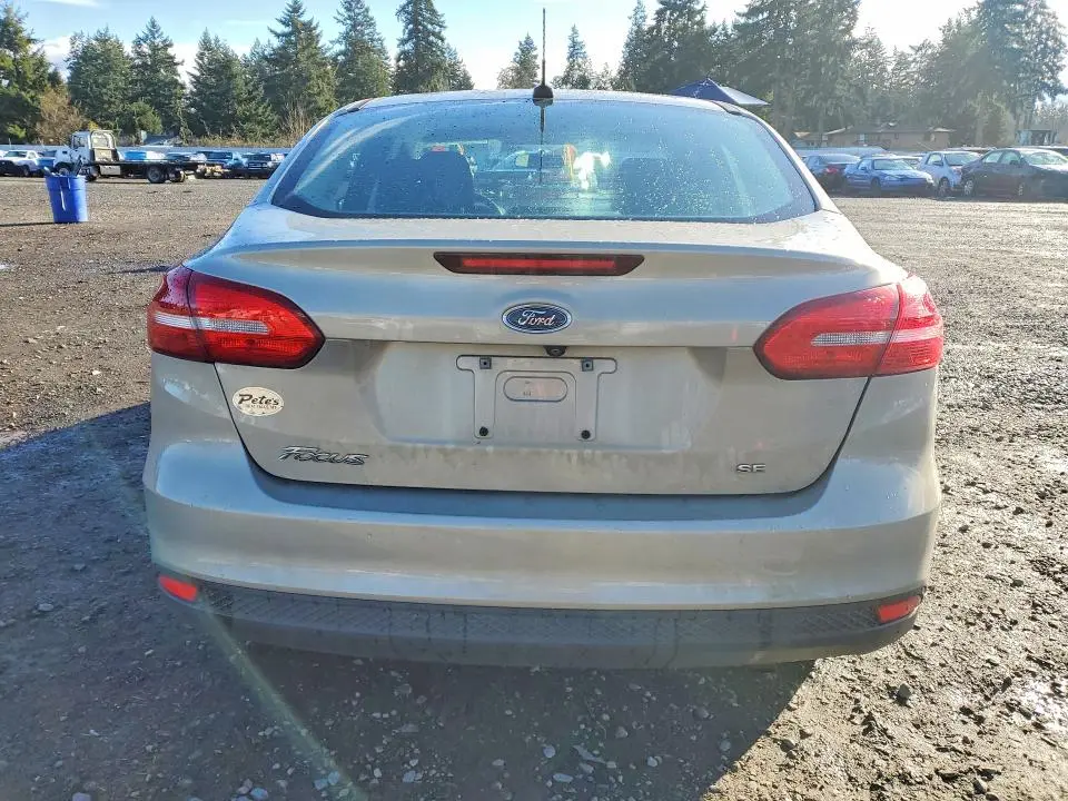 2016 FORD FOCUS SE  