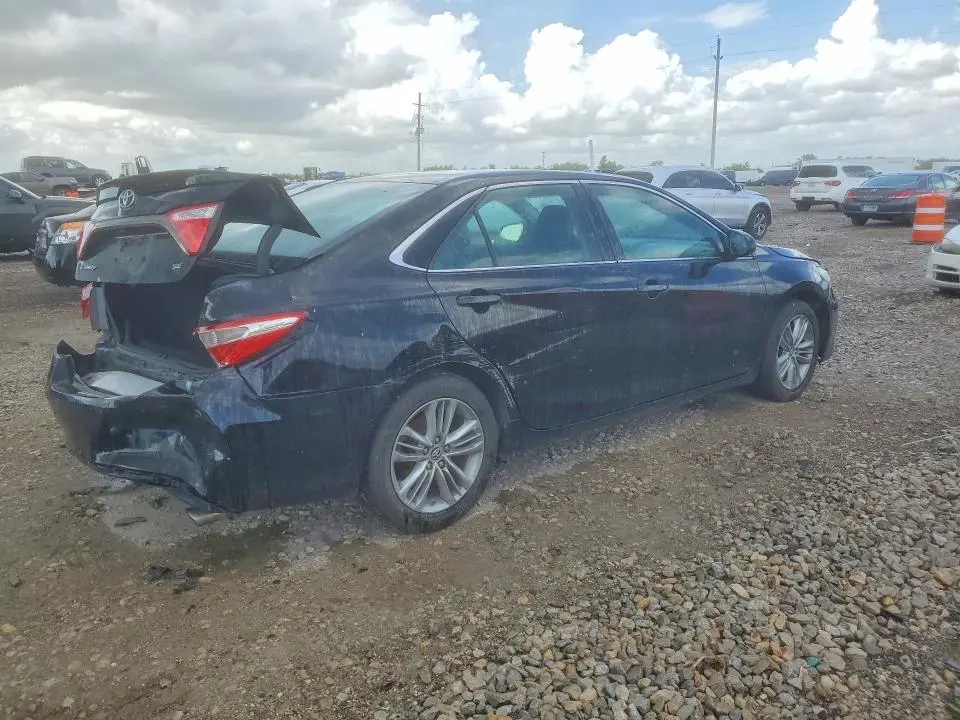2015 TOYOTA CAMRY SE  
